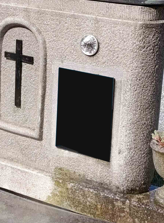 sírhely félig letisztítva